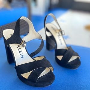 Black Anne klein heels